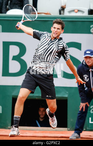 Paris, France. 2 juin, 2016. Dominic Thiem (AUT) Tennis : Dominic Thiem d'Autriche au cours de la masculin quart de finale du tournoi de tennis contre David Goffin de Belgique à la Roland Garros à Paris, France . Credit : AFLO/Alamy Live News Banque D'Images