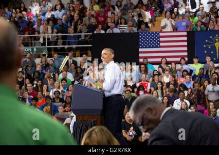 Président américain Barack Obama prononce une allocution lors d'une réunion publique à Concord, Community High School 1 juin 2016 à Elkhart, Indiana. Obama s'est adressé au même groupe lors de son premier voyage en tant que président en 2009. Banque D'Images