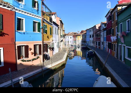 Maisons colorées de Burano, Venise, Italie Banque D'Images
