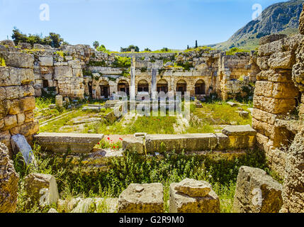 Ruines romaines de bains dans Ancienne Corinthe, Péloponnèse Banque D'Images