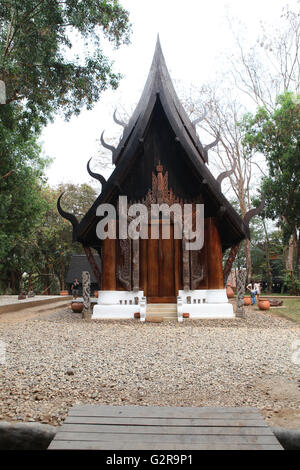 Si Baan Dum, 40 petites maisons noir avec les oeuvres de l'artiste national Thawan Duchanee, galerie d'art, musée, province de Chiang Rai Banque D'Images