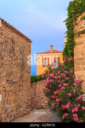 Tôt le matin dans la ville médiévale de Monemvasia, Grèce Banque D'Images