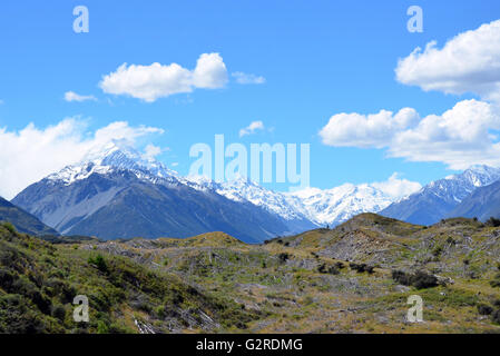 La perte d'habitat de l'abattage d'arbres (déboisement) sur les collines en parfait mountain wilderness Banque D'Images