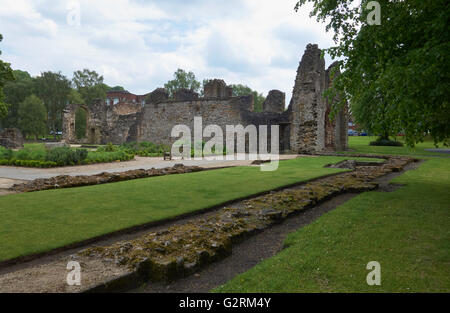 Les ruines de restes de Dudley Priory, St James's Park. Dudley. West Midlands. UK Banque D'Images