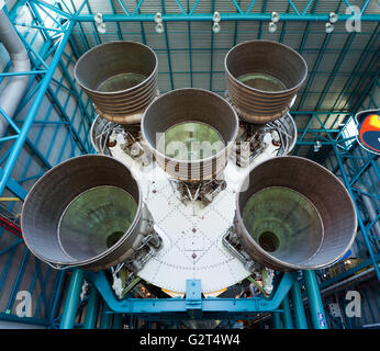 Les moteurs fusée géante sur la première étape de la Fusée Saturn V, qui a été utilisé dans le programme Apollo de prendre des hommes sur la lune. Banque D'Images