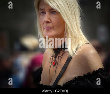 Go - DEVON : Pirate Femme - Brixham Festival 2016 Pirate Banque D'Images