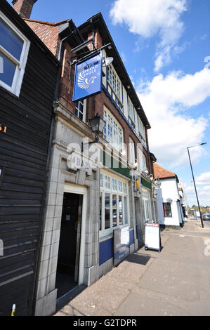 Pub Spread Eagle à Southend sur Sea Essex. Propriété De Tavernes Punch. Un lieu de rencontre préféré pour les fans de football de Southend Utd Banque D'Images