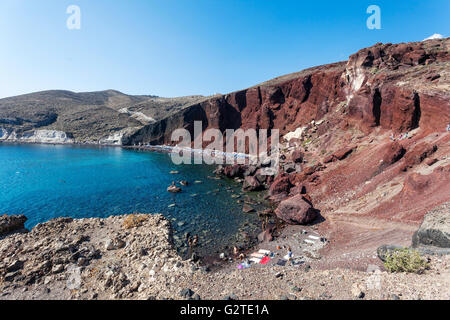 La plage rouge, Santorini, Cyclades, îles grecques, Grèce, Europe Banque D'Images