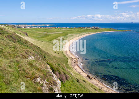 Vue depuis la colline de Kincraig Earlsferry Links golf course par plage de West Bay dans le Firth of Forth. Elie & Earlsferry Fife Scotland UK Banque D'Images