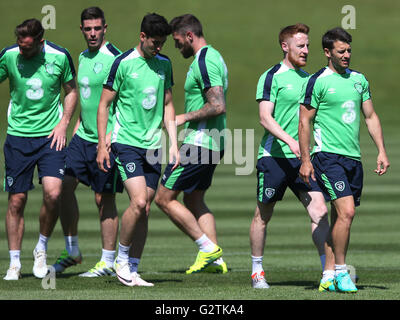 République d'Irlande est Wes Hoolahan (à droite) et Stephen Quinn pendant un camp d'entraînement à la Fota Island Resort, le liège. Banque D'Images