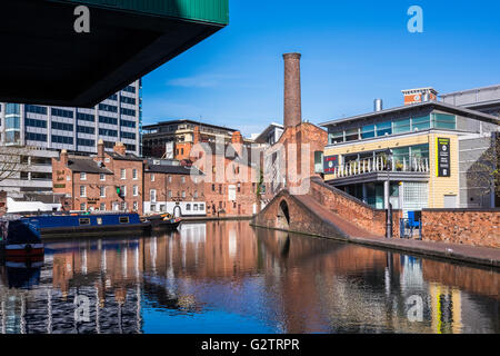 Rue gaz bassin du canal, Birmingham, West Midlands, England, Royaume-Uni Banque D'Images