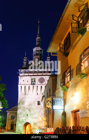 Bell Tower Stundturm et Casa Vlad Dracul - censé être le lieu de naissance de Vlad III . Vlad Tepes Dracula ( ) Sighisoara Banque D'Images