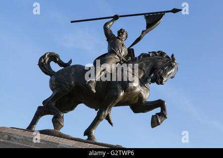 Espagne, Andalousie, Séville, Statue de Rodrigo Diaz de Vivar connu sous le nom de Hotel Nobel. Banque D'Images