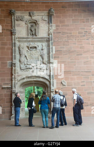 L'Écosse, Glasgow, côté sud, Burrell Collection, archway médiévale de château, Hornby Yorkshire. Banque D'Images