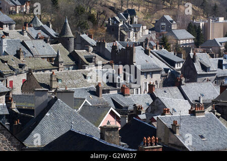 Ville de Murat dans le Cantal, toits en ardoise traditionnelle , France, Europe Banque D'Images