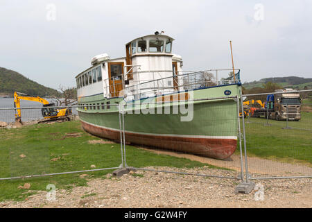 Pooley Bridge, Angleterre. L'Ullswater Lake navire à passagers MV Lady Wakefield, avec Ullswater en arrière-plan. Banque D'Images