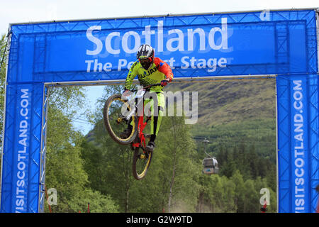 Fort William, Royaume-Uni. 06Th Juin, 2016. Javier Guijarro Villacieros d'Espagne pour la pratique 2016 Coupe du Monde de VTT de descente à Fort William, 3e juin 2016. Credit : Malcolm Gallon/Alamy Live News Banque D'Images