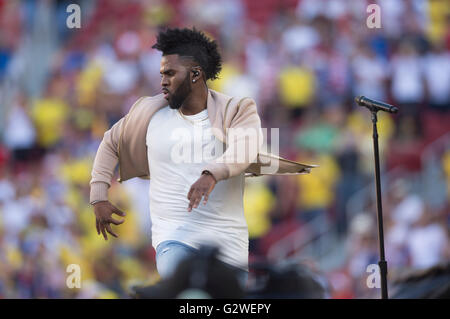 Santa Clara, USA. 3 juin, 2016. Singer Jason Derulo effectue lors de la cérémonie d'ouverture de la Copa Centenario jeux à la Levi's Stadium à Santa Clara, Californie, États-Unis, le 3 juin 2016. Crédit : Yang Lei/Xinhua/Alamy Live News Banque D'Images