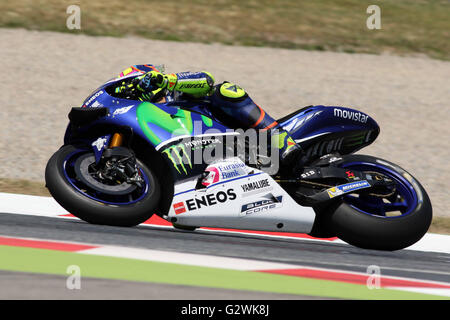 MONTMELO, ESPAGNE - JUIN 04 : Valentino Rossi de l'Italie et Yamaha MotoGP chevauche son vélo pendant les qualifications pour le MotoGP de Catalunya au circuit de Barcelone le 03 juin, 2016 dans Montmelo, Espagne Photo : marco iorio/Alamy Live News Banque D'Images