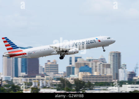 American Airlines Airbus A321 avion au décollage de l'aéroport de Fort Lauderdale Hollywood Banque D'Images