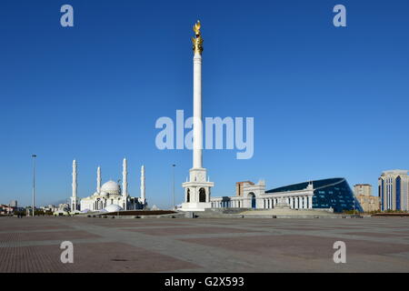 La colonne de l'indépendance (Kazak eli) à Astana, capitale du Kazakhstan Banque D'Images