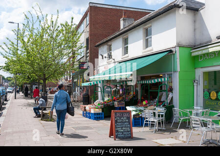High Street, Hampton Hill, quartier de Richmond upon Thames, Grand Londres, Angleterre, Royaume-Uni Banque D'Images