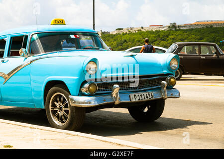 Utilisation éditoriale [seulement] Ford Fairlane Taxi à La Havane, Cuba, fait dans les années 50 Banque D'Images