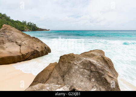 Les roches de granit à l'Anse Intendance dans le sud de Mahe, Seychelles Banque D'Images