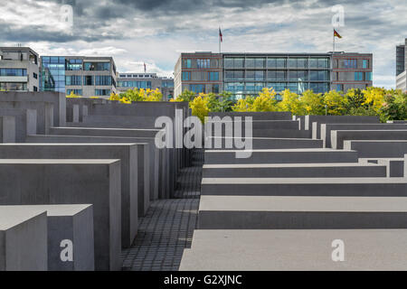 Mémorial juif de l'Holocauste, un mémorial à Berlin pour les victimes juives de l'Holocauste, conçu par l'architecte Peter Eisenman et l'ingénieur Buro Happold Banque D'Images