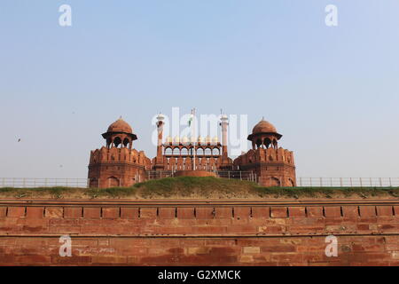 Le Fort Rouge - la résidence de l'empereur de Mughal pendant près de 200 ans, jusqu'en 1857. Il est situé dans le centre de Delhi. Banque D'Images