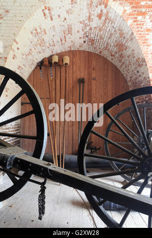 Chariots d'élingage utilisé pour déplacer des armes à Fort Pulaski, Géorgie, Cockspur Island. Banque D'Images