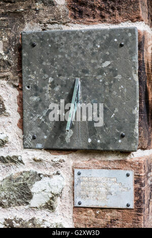 Cadran solaire à Jardins de Threave, près de Castle Douglas, Dumfries et Galloway, Écosse Banque D'Images