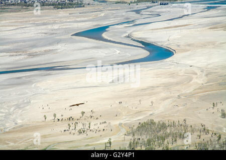 Vues spectaculaires sur la vallée depuis le monastère de Gandan, le Tibet, la Chine. Banque D'Images