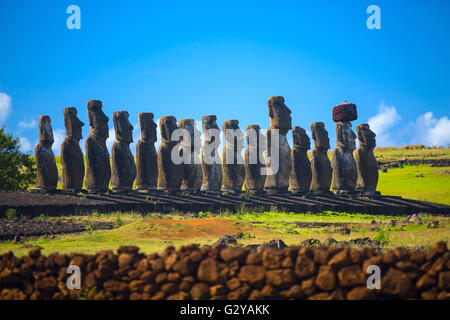 À Moais Ahu Tongariki (île de Pâques, Chili) Banque D'Images