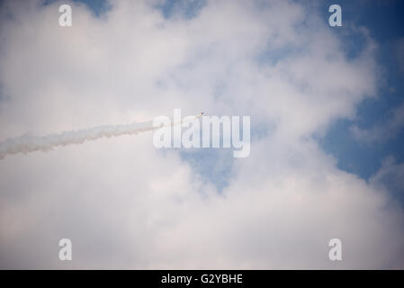 Une fusée bambou vient de commencer au cours de Pa'o Journée nationale dans Demoso, l'État de Kayah, Myanmar Banque D'Images