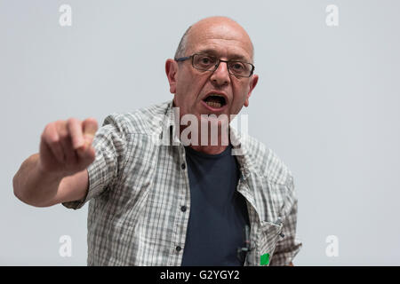 Londres, Royaume-Uni. 4 juin, 2016. Rob Ferguson de Newham Stand Up au racisme traite de la prévention, de l'islamophobie et les libertés civiles Conférence Nationale 2016 à Goldsmiths, Université de Londres. Credit : Mark Kerrison/Alamy Live News Banque D'Images