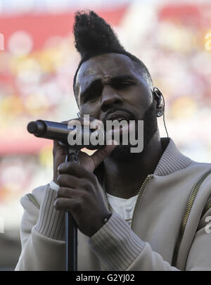 Los Angeles, Californie, USA. 3 juin, 2016. Chanteur américain Jason Derulo effectue lors de la cérémonie d'ouverture de la Copa America Centenario tournoi de football à Santa Clara, Californie, États-Unis, le 3 juin 2016. © Ringo Chiu/ZUMA/Alamy Fil Live News Banque D'Images