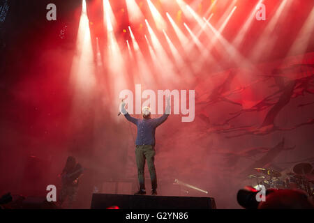 Mendig, Allemagne. 04 Juin, 2016. Frontman Camillo 'Chino' Wong Moreno de nous nu metal Deftones joue sur la scène à la "Rock am Ring" (anneau) à la rock music festival à Mendig, Allemagne, 04 juin 2016. Photo : THOMAS FREY/dpa/Alamy Live News Banque D'Images