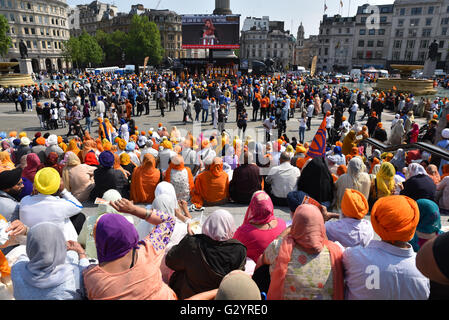 Trafalgar Square, Londres, Royaume-Uni. 5 juin 2016. Les Sikhs mars à Londres pour un rassemblement à Trafalgar Square pour se rappeler le massacre Banque D'Images