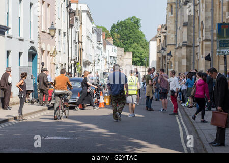 Oxford, Oxfordshire, Angleterre, Royaume-Uni, le 05 juin 2015, le tournage d'ITV drama s'efforcer à Oxford avec des acteurs Shaun Evans et Roger Allam Crédit : Marjan Cermelj/Alamy Live News Banque D'Images