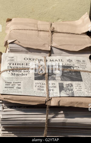 Oxford, Oxfordshire, Angleterre, Royaume-Uni, le 05 juin 2015, le tournage d'ITV drama s'efforcer à Oxford. Oxford Mail news paper Crédit : 1967 Marjan Cermelj/Alamy Live News Banque D'Images