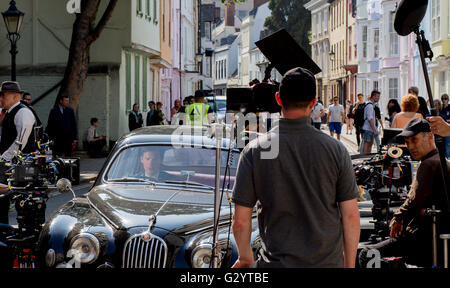 Oxford, Oxfordshire, Angleterre, Royaume-Uni, le 05 juin 2015, le tournage d'ITV drama s'efforcer à Oxford avec des acteurs Shaun Evans et Roger Allam Crédit : Marjan Cermelj/Alamy Live News Banque D'Images