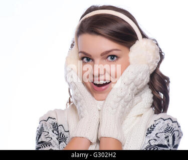 Belle femme dans des vêtements chauds closeup portrait Banque D'Images