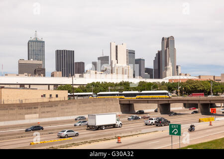 Vue sur le centre-ville de Dallas, Texas, USA Banque D'Images