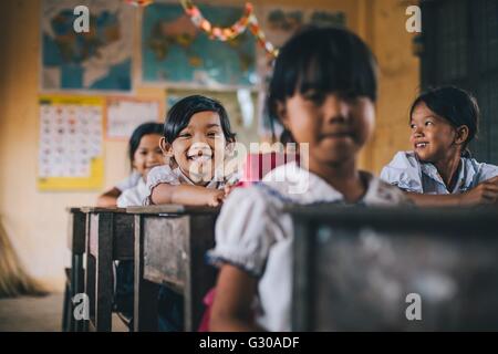 L'école primaire, Pong Teuk, Cambodge, Indochine, Asie du Sud, Asie Banque D'Images