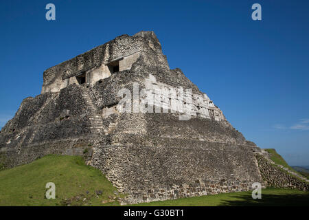 Castillo, Xunantunich ruines mayas, à l'extérieur de San Ignacio, Belize, Amérique Centrale Banque D'Images