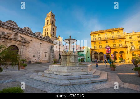 Plaza de San Francisco de Asis, La Habana Vieja (la vieille Havane), site du patrimoine mondial de l'UNESCO, La Havane, Cuba, Antilles, Caraïbes Banque D'Images