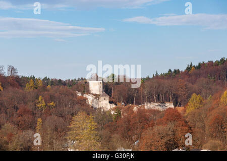 Paysage d'automne de Ojcow Parc National avec castle ruins, Pologne Banque D'Images