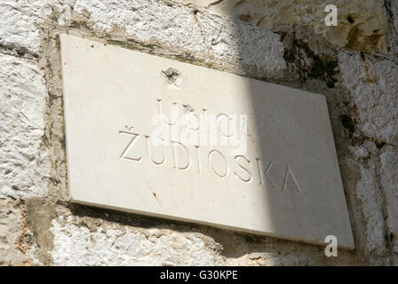 La Croatie, Dubrovnik, la rue des Juifs (Ulica Zudioska) dans les remparts de la Vieille Ville Banque D'Images