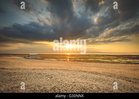 Regardant le coucher de soleil sur l'île Gili sur Lombok Lampu Banque D'Images